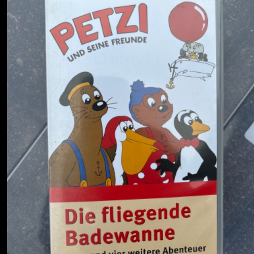 VHS Petzi die Fliegende Badewa, zu finden beim Stand 34 am Standort Flohkids Hamburg West