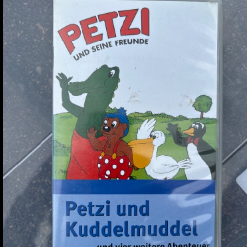 VHS Petzi und Kuddelmuddel, zu finden beim Stand 34 am Standort Flohkids Hamburg West