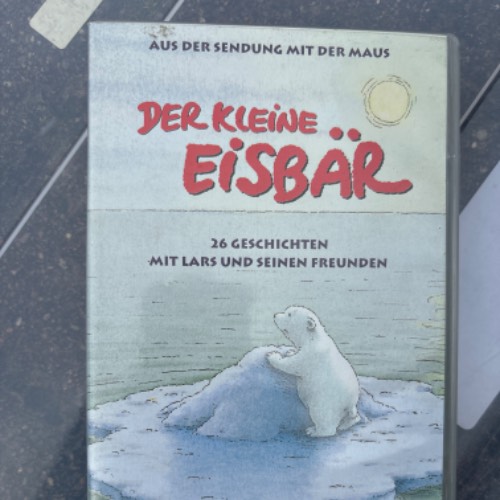 VHS Der kleine Eisbär Geschich, zu finden beim Stand 34 am Standort Flohkids Hamburg West