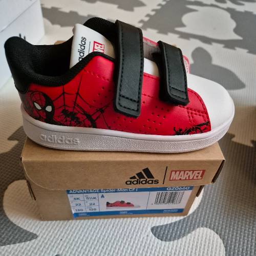 Adidas Spiderman  Größe: 22 NEU Schuh, zu finden beim Stand 80 am Standort Flohkids Hamburg West