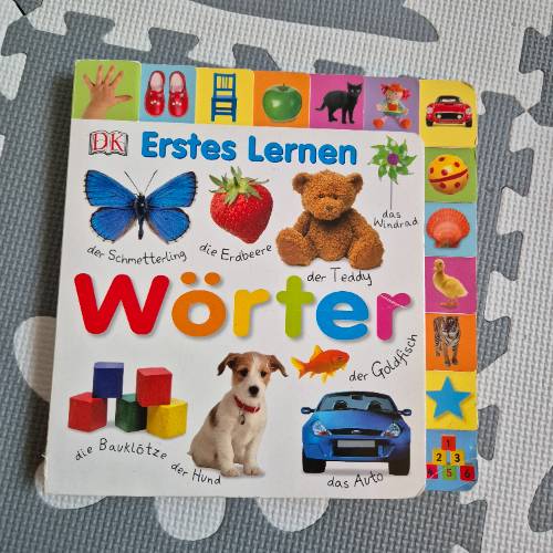 Buch Erste Wörter, zu finden beim Stand 80 am Standort Flohkids Hamburg West