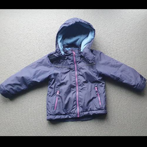 Winterjacke  Größe: 98/104, zu finden beim Stand 125 am Standort Flohkids Hamburg West