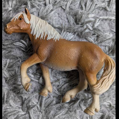 Schleich Haflinger Stute, zu finden beim Stand 94 am Standort Flohkids Hamburg West