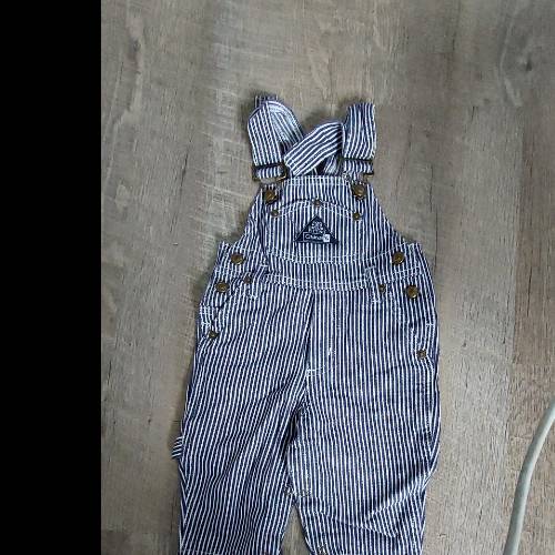 Jeans Latzhose kurz  Größe: 68 oskars, zu finden beim Stand 73 am Standort Flohkids Hamburg West