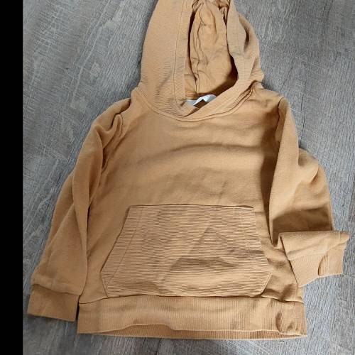 Kaputzenpulli  Größe: 110 H&M  Größe: 110 n, zu finden beim Stand 73 am Standort Flohkids Hamburg West