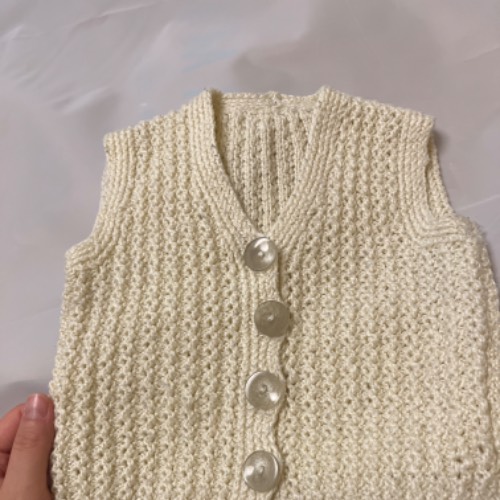 Strickweste beige  Größe: 62/68, zu finden beim Stand 9 am Standort Flohkids Hamburg West