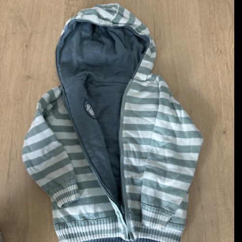 Vertbaudet Wendejacke  Größe: 104, zu finden beim Stand 101 am Standort Flohkids Hamburg West