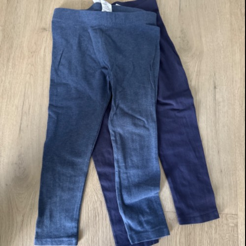 Next Leggings  Größe: 2 x  Größe: 104 blau, zu finden beim Stand 101 am Standort Flohkids Hamburg West