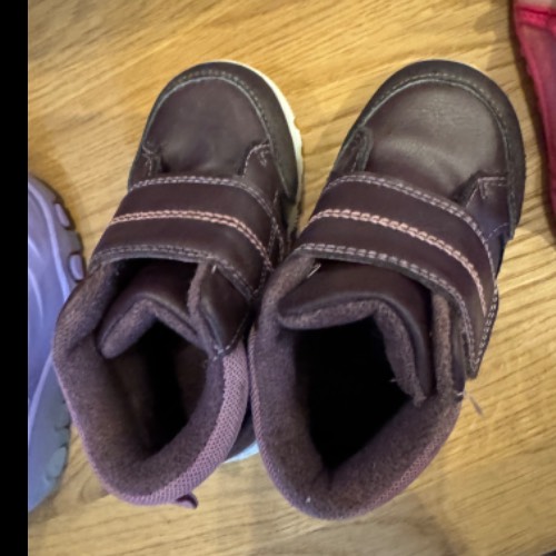 Schuhe violett  Größe: 22, zu finden beim Stand 4 am Standort Flohkids Hamburg West