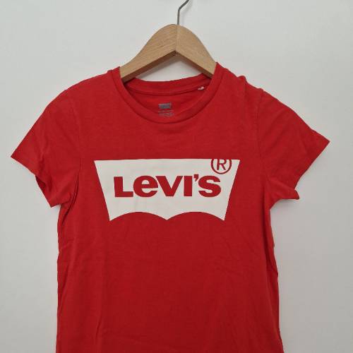 Levis, Tshirt XS ( Größe: 158), zu finden beim Stand 104 am Standort Flohkids Hamburg West