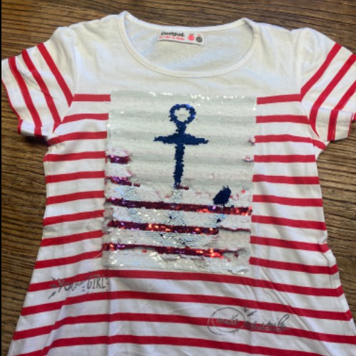 Desigual Tshirt Anker  Größe: 134, zu finden beim Stand 104 am Standort Flohkids Hamburg West