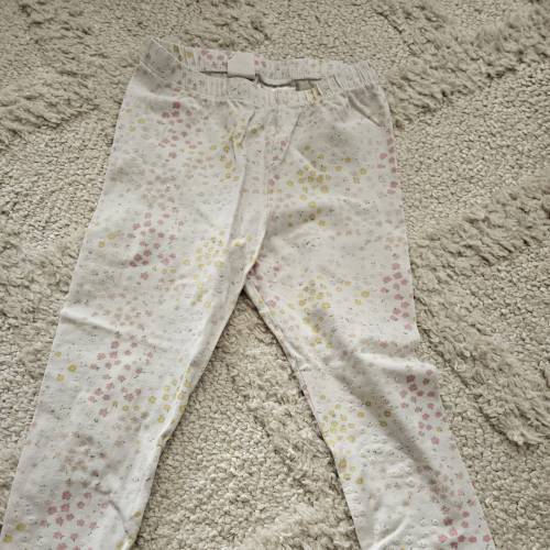 Leggings H&M Blume  Größe: 98, zu finden beim Stand 128 am Standort Flohkids Hamburg West