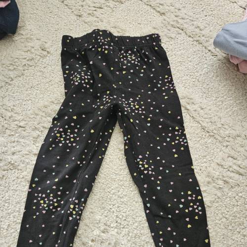 Leggins  Größe: 98 schwarz herz, zu finden beim Stand 128 am Standort Flohkids Hamburg West