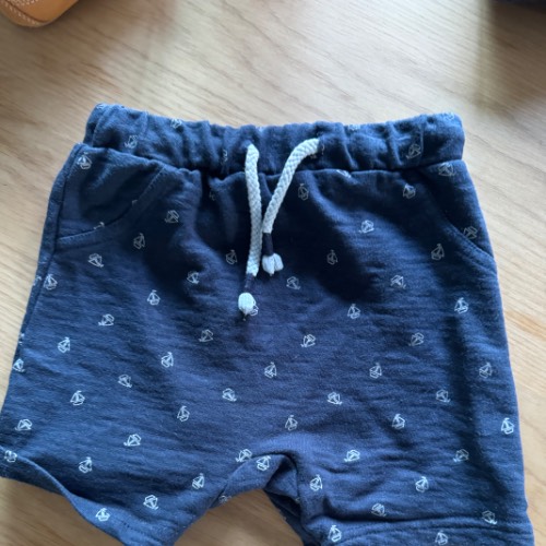 Topomini Kurze Hose  Größe: 80, zu finden beim Stand 4 am Standort Flohkids Hamburg West