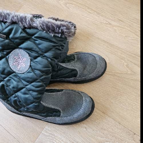 Winterstiefel wasserdicht, Größe: 33, zu finden beim Stand 40 am Standort Flohkids Hamburg West