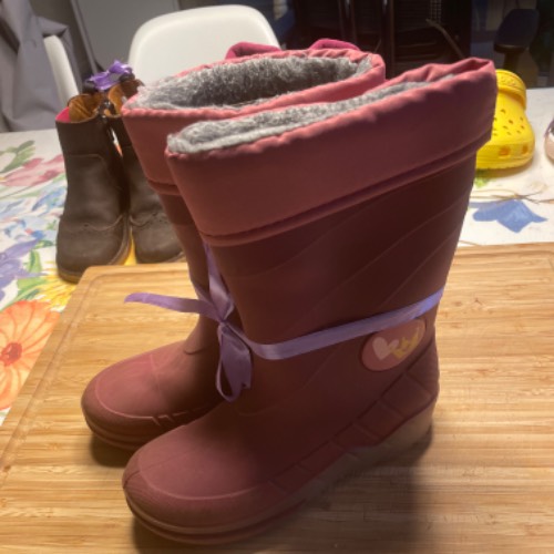 Gummistiefel gefüttert  Größe: 28/29, zu finden beim Stand 21 am Standort Flohkids Hamburg West