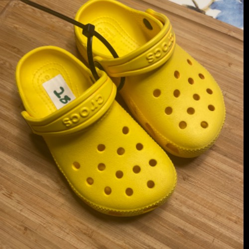 Crocs gelb  Größe: 28, zu finden beim Stand 21 am Standort Flohkids Hamburg West