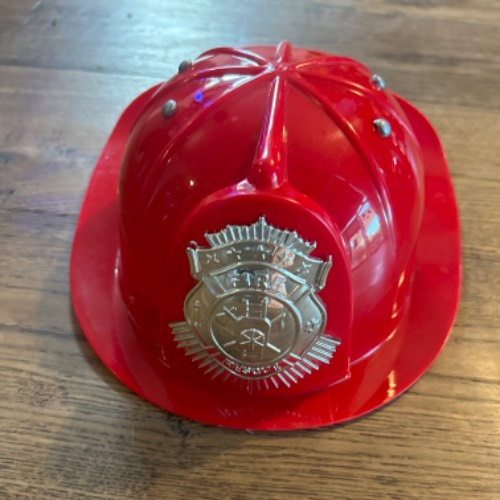 Feuerwehrhelm , zu finden beim Stand 62 am Standort Flohkids Hamburg West