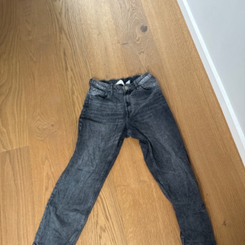 Jeans schwarz h&M  Größe: 1458, zu finden beim Stand 55 am Standort Flohkids Hamburg West