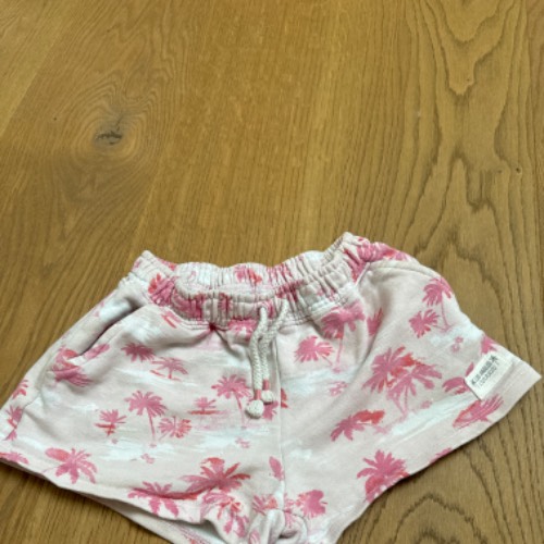 Zara Shorts  Größe: 134 Palmen, zu finden beim Stand 55 am Standort Flohkids Hamburg West