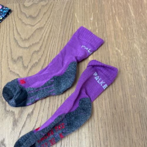 Falke Socken  Größe: 27-30, zu finden beim Stand 55 am Standort Flohkids Hamburg West