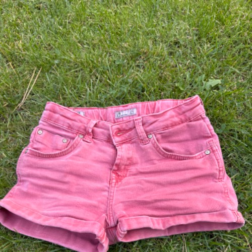 LTB Jeansshort Mädchen  Größe: 134, zu finden beim Stand 55 am Standort Flohkids Hamburg West