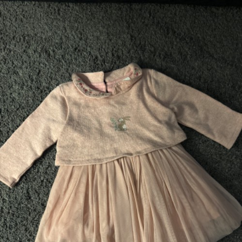 Rosa Babykleid  Größe: 3-6 M, zu finden beim Stand 89 am Standort Flohkids Hamburg West