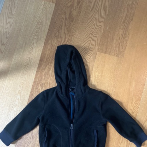 Fleecejacke (BMS) schwarz  Größe: 98, zu finden beim Stand 140 am Standort Flohkids Hamburg West