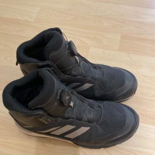 Adidas Terrex schwarz  Größe: 38, zu finden beim Stand 25 am Standort Flohkids Hamburg West