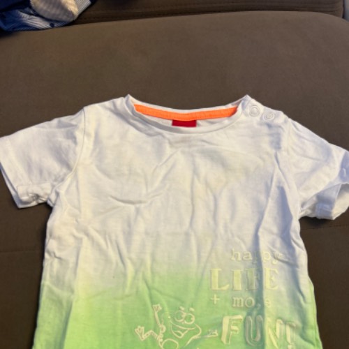 T Shirt  Größe: 68 s Oliver , zu finden beim Stand 24 am Standort Flohkids Hamburg West