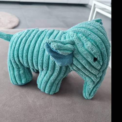 Kuscheliger elefant , zu finden beim Stand 27 am Standort Flohkids Hamburg West