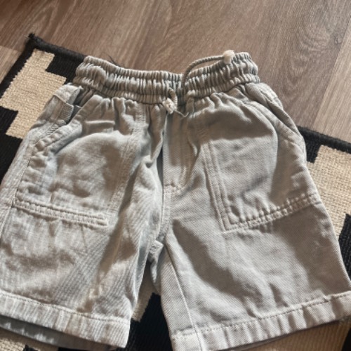 Zara kurze Hose Jeans  Größe: 116, zu finden beim Stand 164 am Standort Flohkids Hamburg West