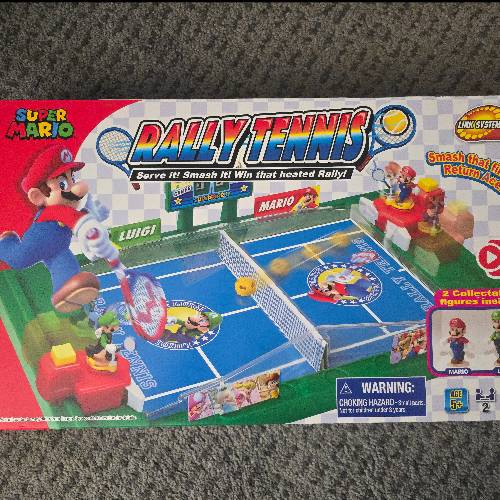 Rally Tennis Super Mario, zu finden beim Stand 133 am Standort Flohkids Hamburg West