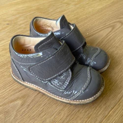 Angulus Lackschuhe taupe  Größe: 22, zu finden beim Stand 31 am Standort Flohkids Hamburg West