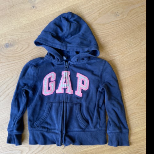 Gap Sweatjacke blau  Größe: 110, zu finden beim Stand 31 am Standort Flohkids Hamburg West