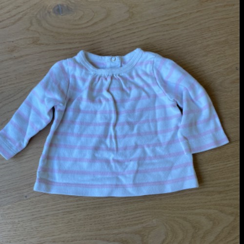 Petit B. Pulli rosa  Größe: 6 m, zu finden beim Stand 31 am Standort Flohkids Hamburg West