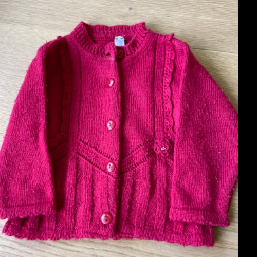 Strickjacke rot , zu finden beim Stand 31 am Standort Flohkids Hamburg West