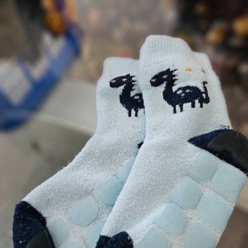 1 Paar Stoppersocken  Größe: 31-34, zu finden beim Stand 77 am Standort Flohkids Hamburg West