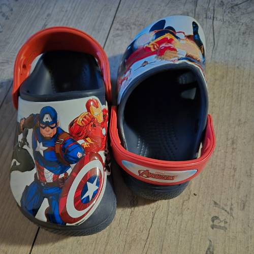 Crocs Marvel C  Größe: 10, zu finden beim Stand 80 am Standort Flohkids Hamburg West