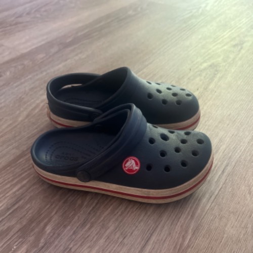 Crocs Größe  Größe: 10, zu finden beim Stand 164 am Standort Flohkids Hamburg West