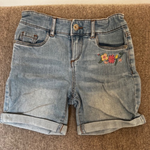 Verbaudet Jeansshorts  Größe: 122, zu finden beim Stand 46 am Standort Flohkids Hamburg West