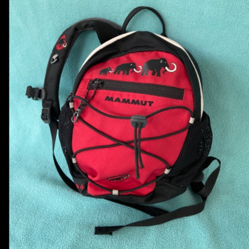 Mammut Rucksack  Größe: 4 L First Zip, zu finden beim Stand 66 am Standort Flohkids Hamburg West