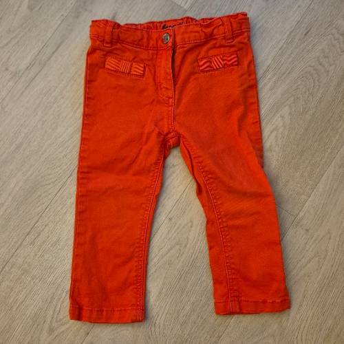 Jacadi Jeans rot  Größe: 18 M/ Größe: 81, zu finden beim Stand 4 am Standort Flohkids Hamburg West