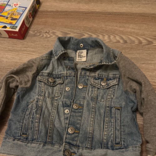 Jeansjacke  Größe: 104 H&M, zu finden beim Stand 164 am Standort Flohkids Hamburg West