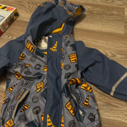  Regenjacke blau  Größe: 98/104, zu finden beim Stand 164 am Standort Flohkids Hamburg West