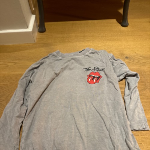 Zara Rolling Stones Shirt  Größe: 120, zu finden beim Stand 54 am Standort Flohkids Hamburg West