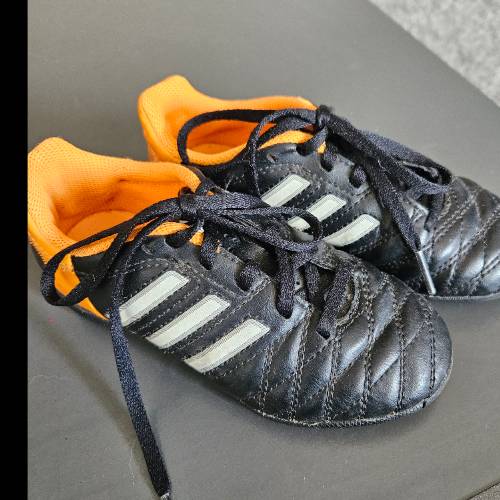 Fussballschuhe  Größe: 30, zu finden beim Stand 159 am Standort Flohkids Hamburg West