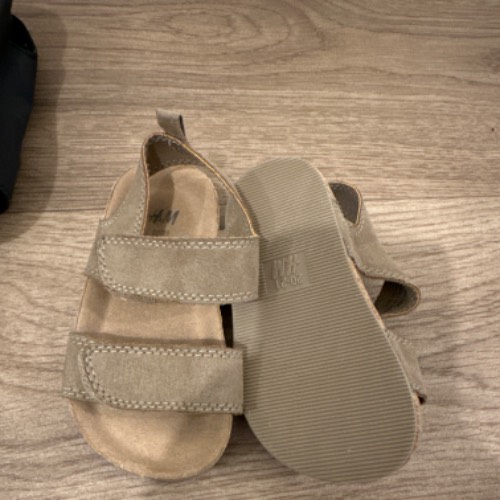 Sandalen Beige H&M  Größe: 20-21, zu finden beim Stand 12 am Standort Flohkids Hamburg West