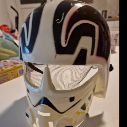 Maske starwars , zu finden beim Stand 27 am Standort Flohkids Hamburg West