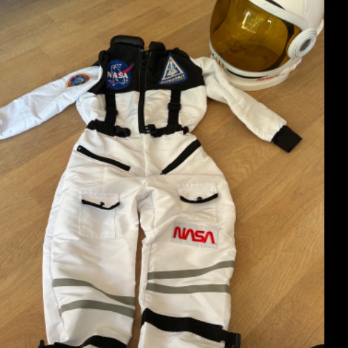 Kostüm Astronaut mit Helm  Größe: 104, zu finden beim Stand 91 am Standort Flohkids Hamburg West